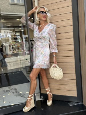 С къси панталони