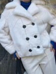 Късо пухкаво палто в бяло