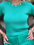 Блуза с камъчета по деколтето в зелен цвят