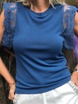 Блуза в син цвят с дантелен ръкав 2