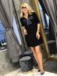 Неопренова рокля в черно с дънкова яка