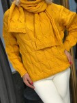Комплект пуловер с шал 2 в жълто