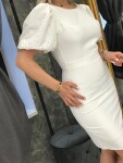 Коктейлна рокля с буфан ръкав и камъни в бяло