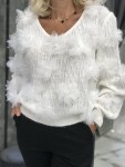 Пуловер в бяло с 3D цветя от ангора