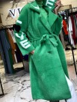Палто в зелено с надписи