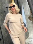 Комплект в бежово с блуза със 7/8 ръкав
