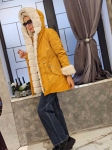 Парка в жълто с бяла подплата