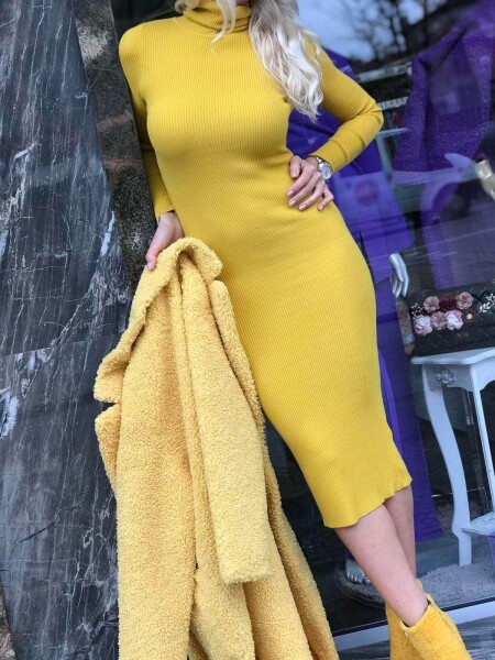 Поло рокля в жълто