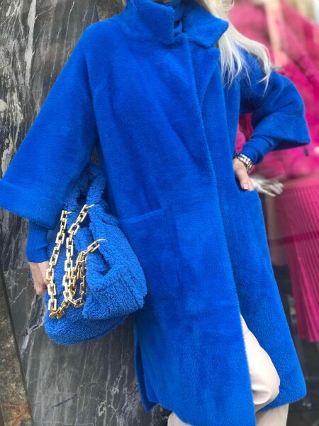 Палто в син цвят