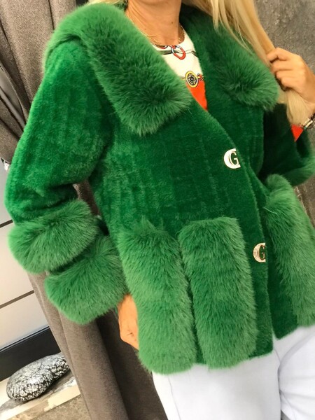 Жилетка тип палтенце в зелен цвят