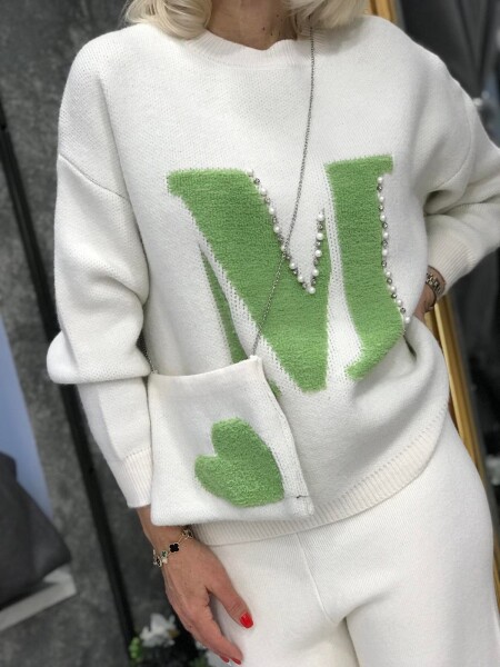 Пуловер с чантичка в бяло — VIZIA Store