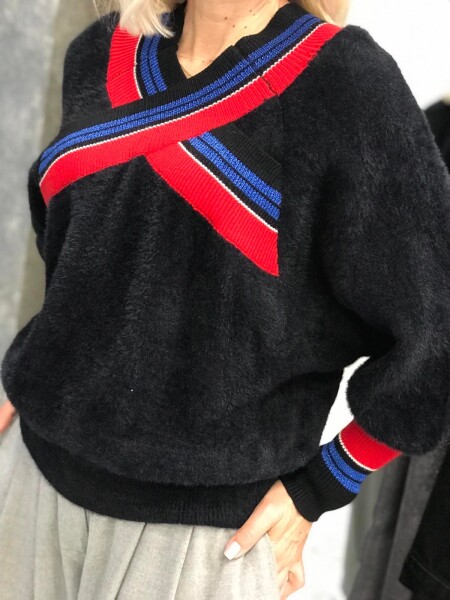 Пуловер от мека материя с цветна лента