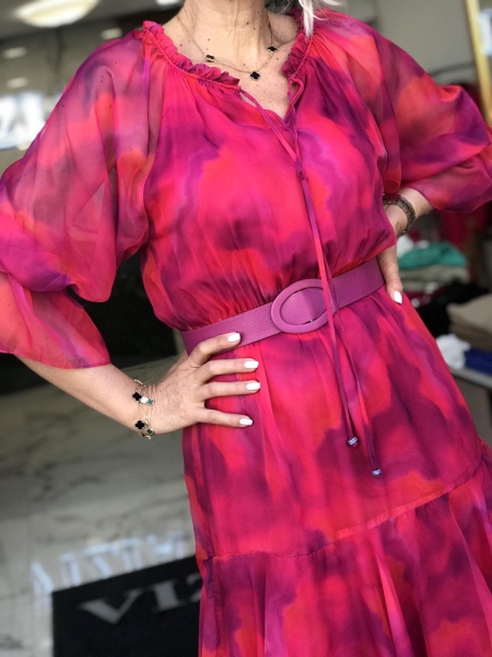 Цикламена рокля на волани